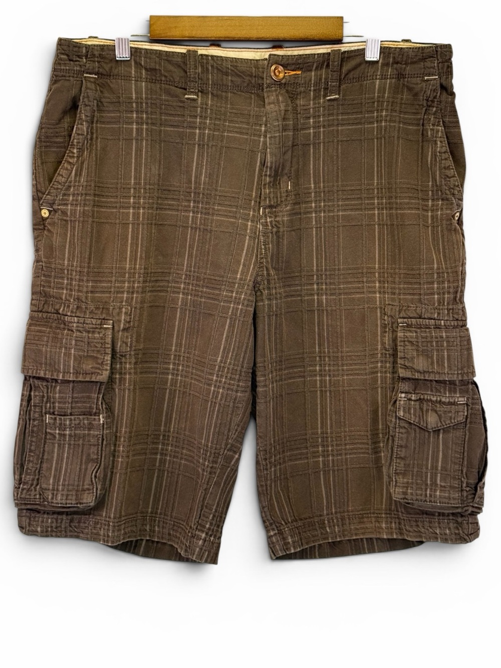 Tommy Bahama Jeans Men's Brown Plaid Cargo Shorts Size 34